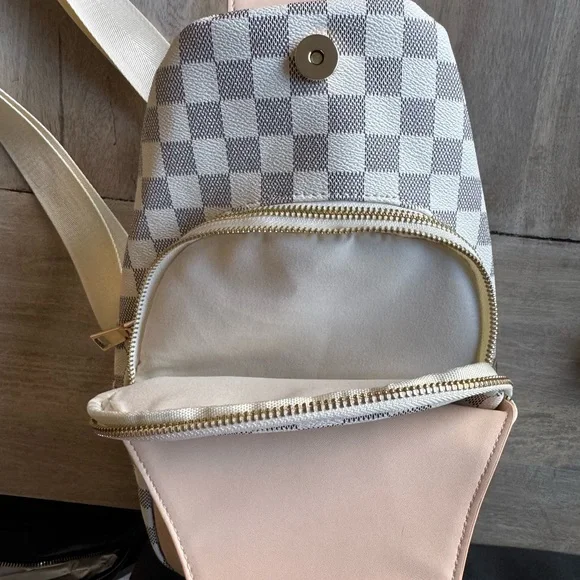 Checkered Beige and Cream Women's Bag - Picture 4 of 7